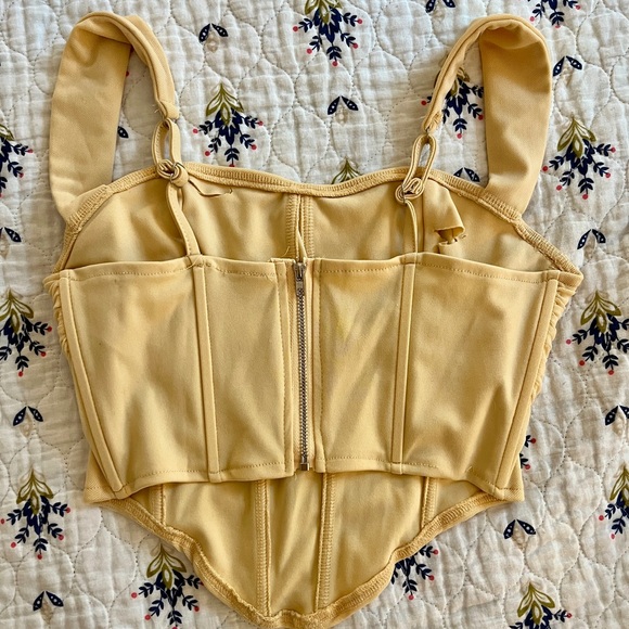Adorable ruffled yellow corset top. - Picture 3 of 3